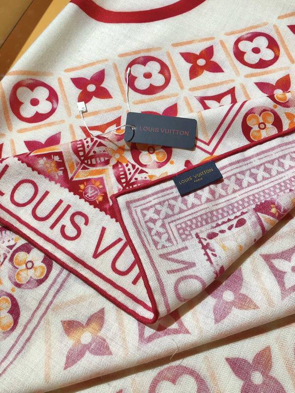 Louis Vuitton Scarf LVC00556